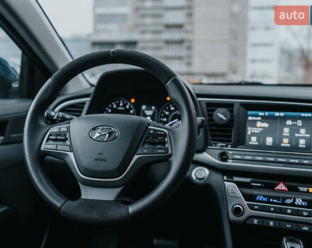 Синий Хендай Элантра, объемом двигателя 2 л и пробегом 92 тыс. км за 12000 $, фото 38 на Automoto.ua