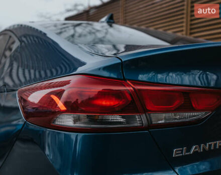 Синий Хендай Элантра, объемом двигателя 2 л и пробегом 92 тыс. км за 12000 $, фото 10 на Automoto.ua