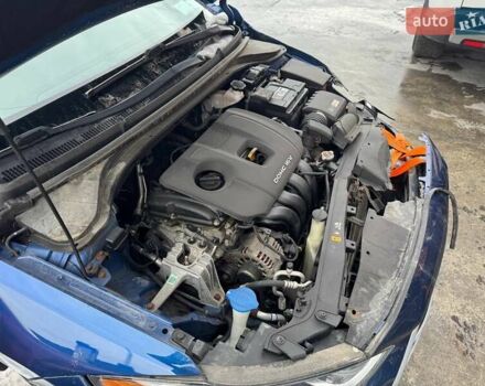 Синий Хендай Элантра, объемом двигателя 2 л и пробегом 113 тыс. км за 8900 $, фото 14 на Automoto.ua