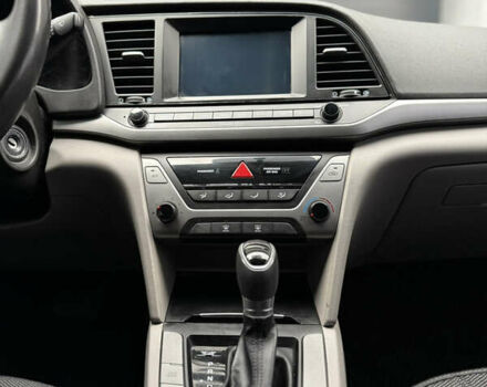 Синий Хендай Элантра, объемом двигателя 2 л и пробегом 209 тыс. км за 9300 $, фото 23 на Automoto.ua