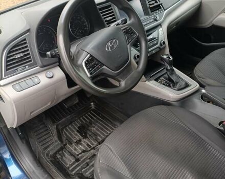 Синий Хендай Элантра, объемом двигателя 2 л и пробегом 163 тыс. км за 9999 $, фото 6 на Automoto.ua