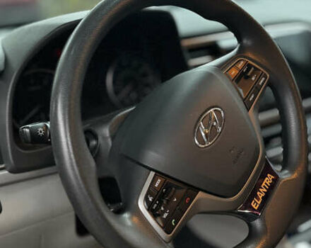 Синий Хендай Элантра, объемом двигателя 2 л и пробегом 100 тыс. км за 11000 $, фото 9 на Automoto.ua