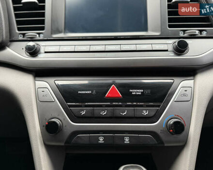 Синий Хендай Элантра, объемом двигателя 2 л и пробегом 209 тыс. км за 9300 $, фото 22 на Automoto.ua