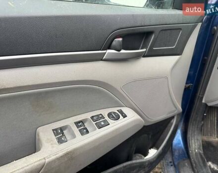 Синий Хендай Элантра, объемом двигателя 2 л и пробегом 113 тыс. км за 8900 $, фото 7 на Automoto.ua