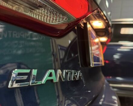 Синий Хендай Элантра, объемом двигателя 2 л и пробегом 33 тыс. км за 12500 $, фото 2 на Automoto.ua