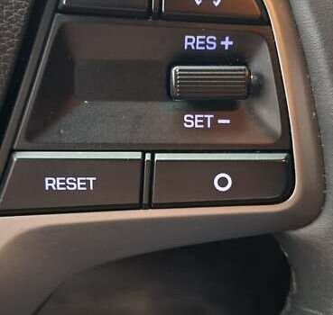 Хендай Элантра 2018 в Киеве на Automoto.ua Синий Хендай Элантра, объемом двигателя 2 л и пробегом 117 тыс. км за 14500 $, фото 12 на Automoto.ua