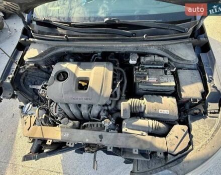 Синій Хендай Елантра, об'ємом двигуна 2 л та пробігом 160 тис. км за 8500 $, фото 17 на Automoto.ua