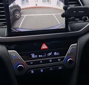 Хендай Элантра 2018 в Киеве на Automoto.ua Синий Хендай Элантра, объемом двигателя 2 л и пробегом 117 тыс. км за 14500 $, фото 16 на Automoto.ua