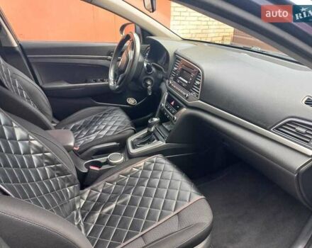 Хендай Элантра 2018 в Киеве на Automoto.ua Синий Хендай Элантра, объемом двигателя 1.59 л и пробегом 119 тыс. км за 11500 $, фото 5 на Automoto.ua