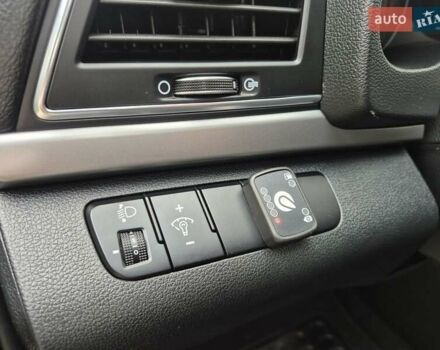 Синій Хендай Елантра, об'ємом двигуна 1.6 л та пробігом 119 тис. км за 13350 $, фото 33 на Automoto.ua