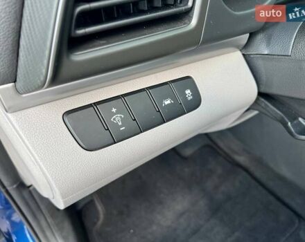 Синий Хендай Элантра, объемом двигателя 2 л и пробегом 154 тыс. км за 13500 $, фото 8 на Automoto.ua