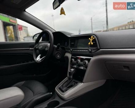 Синий Хендай Элантра, объемом двигателя 2 л и пробегом 150 тыс. км за 12900 $, фото 7 на Automoto.ua