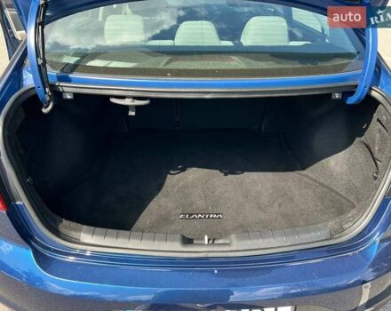 Синий Хендай Элантра, объемом двигателя 2 л и пробегом 154 тыс. км за 13500 $, фото 13 на Automoto.ua
