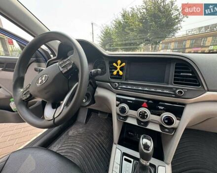 Синій Хендай Елантра, об'ємом двигуна 2 л та пробігом 140 тис. км за 13800 $, фото 7 на Automoto.ua
