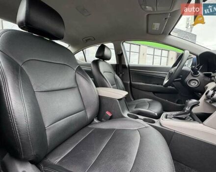 Синий Хендай Элантра, объемом двигателя 2 л и пробегом 150 тыс. км за 12900 $, фото 15 на Automoto.ua