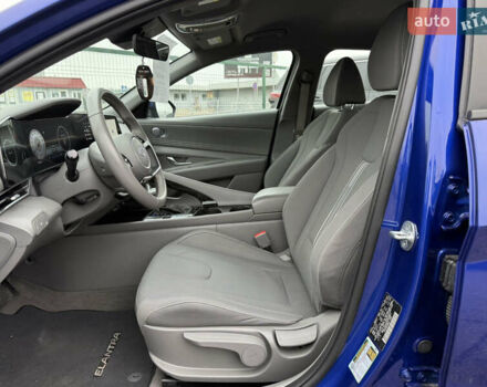 Синий Хендай Элантра, объемом двигателя 2 л и пробегом 28 тыс. км за 19490 $, фото 1 на Automoto.ua