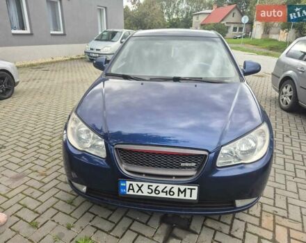 Синий Хендай Элантра, объемом двигателя 1.6 л и пробегом 288 тыс. км за 3900 $, фото 1 на Automoto.ua