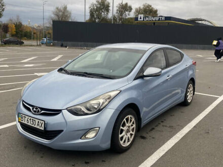 Синій Хендай Елантра, об'ємом двигуна 1.59 л та пробігом 197 тис. км за 8900 $, фото 1 на Automoto.ua