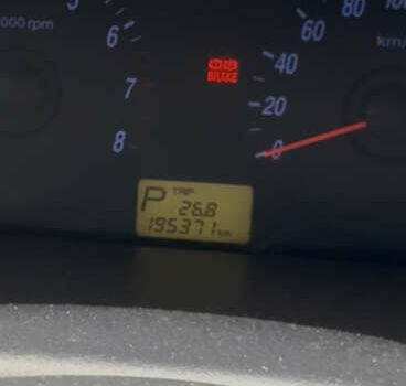 Зеленый Хендай Элантра, объемом двигателя 1.6 л и пробегом 195 тыс. км за 5500 $, фото 1 на Automoto.ua