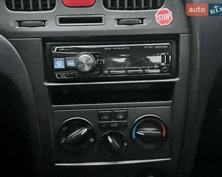 Зеленый Хендай Элантра, объемом двигателя 1.6 л и пробегом 196 тыс. км за 4990 $, фото 16 на Automoto.ua