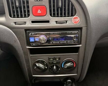 Зеленый Хендай Элантра, объемом двигателя 1.6 л и пробегом 195 тыс. км за 5500 $, фото 10 на Automoto.ua