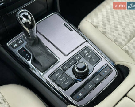 Черный Хендай Экус, объемом двигателя 5 л и пробегом 116 тыс. км за 15490 $, фото 60 на Automoto.ua