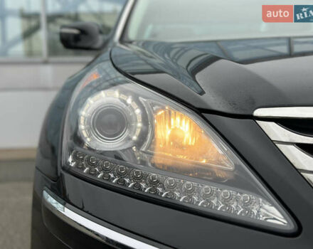 Черный Хендай Экус, объемом двигателя 5 л и пробегом 116 тыс. км за 15490 $, фото 3 на Automoto.ua