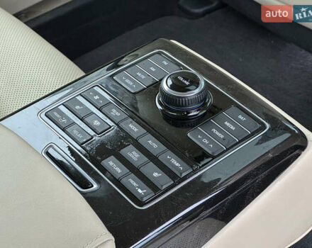 Черный Хендай Экус, объемом двигателя 5 л и пробегом 116 тыс. км за 15490 $, фото 47 на Automoto.ua