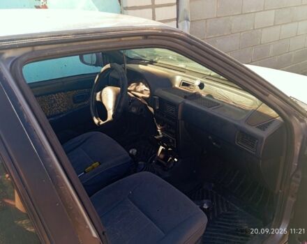 Серый Хендай Ексель, объемом двигателя 0 л и пробегом 240 тыс. км за 400 $, фото 3 на Automoto.ua