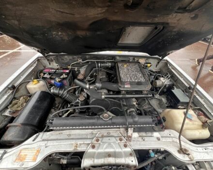 Серый Хендай Галлопер, объемом двигателя 2.5 л и пробегом 221 тыс. км за 3600 $, фото 3 на Automoto.ua