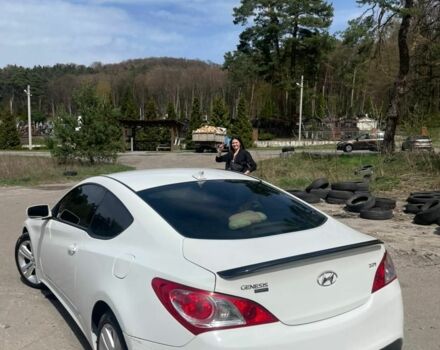 Білий Хендай Генезис, об'ємом двигуна 2 л та пробігом 130 тис. км за 7000 $, фото 1 на Automoto.ua