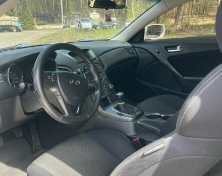 Білий Хендай Генезис, об'ємом двигуна 2 л та пробігом 130 тис. км за 7000 $, фото 7 на Automoto.ua