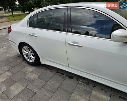 Білий Хендай Генезис, об'ємом двигуна 3.79 л та пробігом 158 тис. км за 11200 $, фото 1 на Automoto.ua