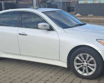 Белый Хендай Генезис, объемом двигателя 3.8 л и пробегом 250 тыс. км за 8000 $, фото 1 на Automoto.ua