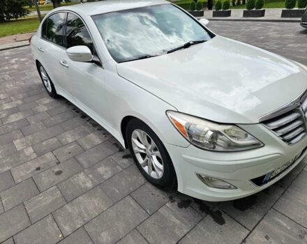 Белый Хендай Генезис, объемом двигателя 3.8 л и пробегом 156 тыс. км за 10500 $, фото 1 на Automoto.ua