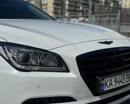 Білий Хендай Генезис, об'ємом двигуна 3.78 л та пробігом 194 тис. км за 18500 $, фото 1 на Automoto.ua