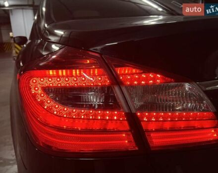 Черный Хендай Генезис, объемом двигателя 3.8 л и пробегом 222 тыс. км за 9999 $, фото 16 на Automoto.ua