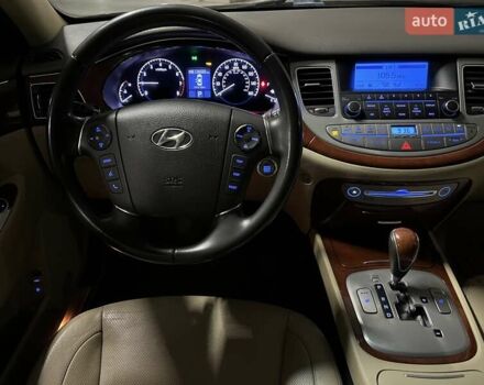 Черный Хендай Генезис, объемом двигателя 3.8 л и пробегом 222 тыс. км за 9999 $, фото 26 на Automoto.ua