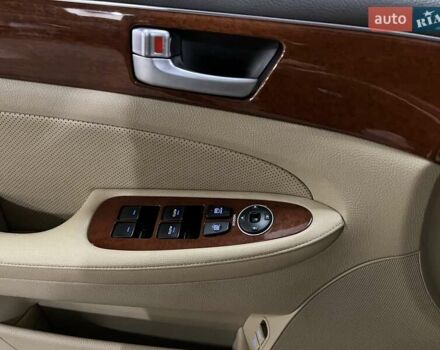 Черный Хендай Генезис, объемом двигателя 3.8 л и пробегом 222 тыс. км за 9999 $, фото 20 на Automoto.ua