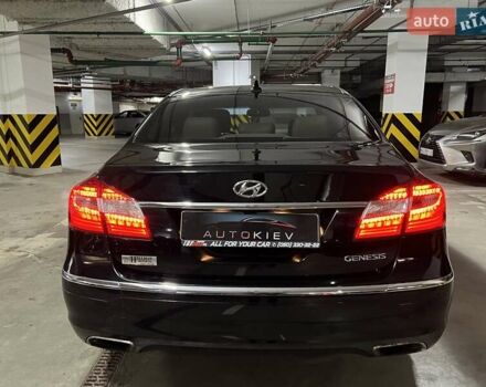 Черный Хендай Генезис, объемом двигателя 3.8 л и пробегом 222 тыс. км за 9999 $, фото 10 на Automoto.ua