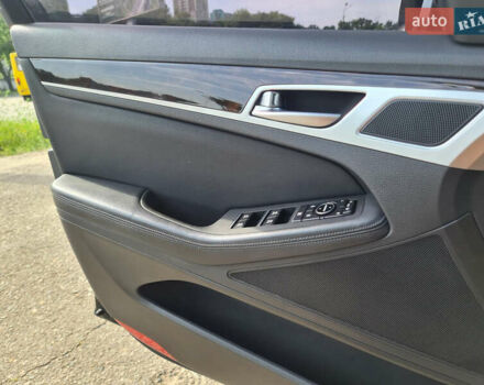 Хендай Генезис 2014 в Днепре (Днепропетровске) на Automoto.ua Черный Хендай Генезис, объемом двигателя 3.3 л и пробегом 59 тыс. км за 20500 $, фото 5 на Automoto.ua