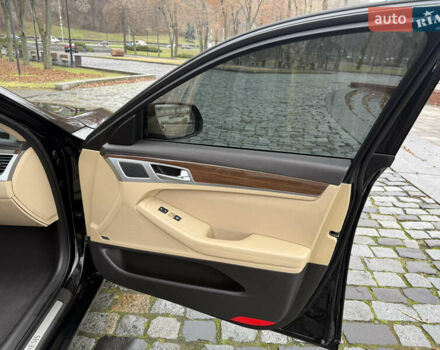 Черный Хендай Генезис, объемом двигателя 3.78 л и пробегом 125 тыс. км за 18999 $, фото 5 на Automoto.ua