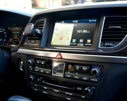 Черный Хендай Генезис, объемом двигателя 3.8 л и пробегом 63 тыс. км за 32000 $, фото 14 на Automoto.ua