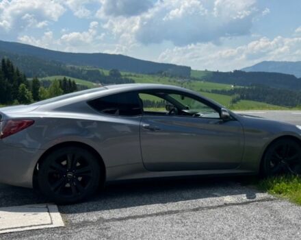 Серый Хендай Генезис, объемом двигателя 2 л и пробегом 178 тыс. км за 8200 $, фото 2 на Automoto.ua