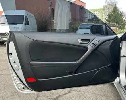 Сірий Хендай Генезис, об'ємом двигуна 2 л та пробігом 177 тис. км за 12900 $, фото 16 на Automoto.ua