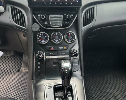 Сірий Хендай Генезис, об'ємом двигуна 2 л та пробігом 177 тис. км за 12900 $, фото 10 на Automoto.ua