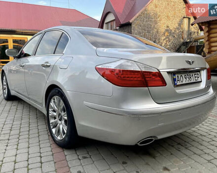 Серый Хендай Генезис, объемом двигателя 3.78 л и пробегом 271 тыс. км за 9999 $, фото 4 на Automoto.ua