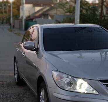 Сірий Хендай Генезис, об'ємом двигуна 3.78 л та пробігом 320 тис. км за 9800 $, фото 1 на Automoto.ua