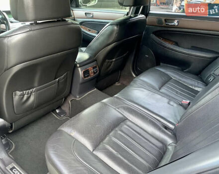 Серый Хендай Генезис, объемом двигателя 3.78 л и пробегом 271 тыс. км за 9999 $, фото 5 на Automoto.ua