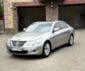 Серый Хендай Генезис, объемом двигателя 3.8 л и пробегом 300 тыс. км за 8800 $, фото 1 на Automoto.ua
